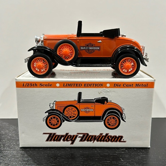 Harley-Davidson Vintage Die Cast Model Car 1929 Model A Roadster Coin Bank - Picture 1 of 8